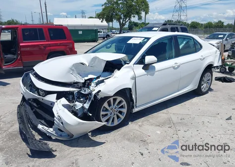 2023 Toyota Camry Le z USA, uszkodzony, nr VIN 4T1C11AKXPU170090